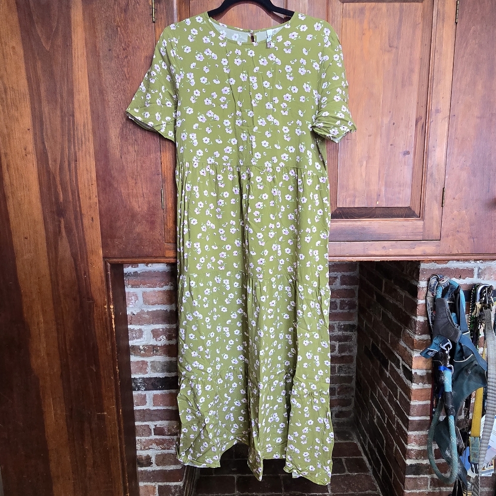 ONLY Floral Short Sleeve Tiered Midi Dress - Green with Purple Flowers -Medium
